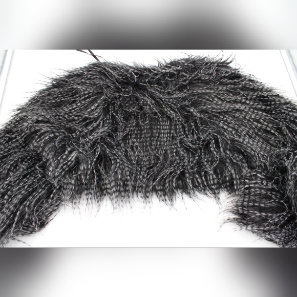 Furry Drop Shoulder Cropped Cardigan (L) - Picture 2 of 6